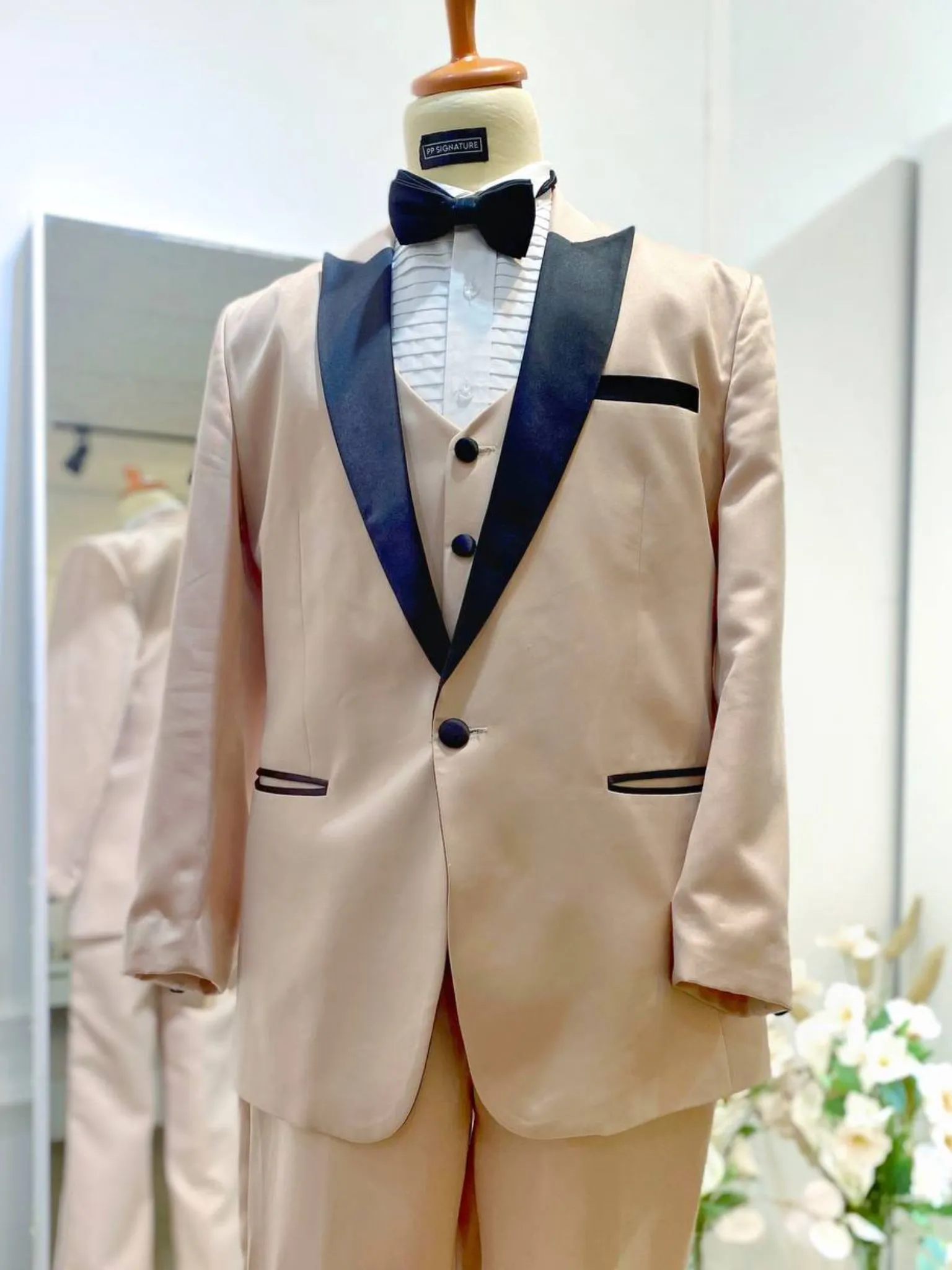 CHAMPAGNE 1 - Champagne 3-Piece Wedding Suit light Brown with Black Peak lapel